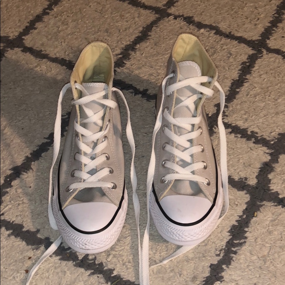 cream chuck taylor high top converse!!